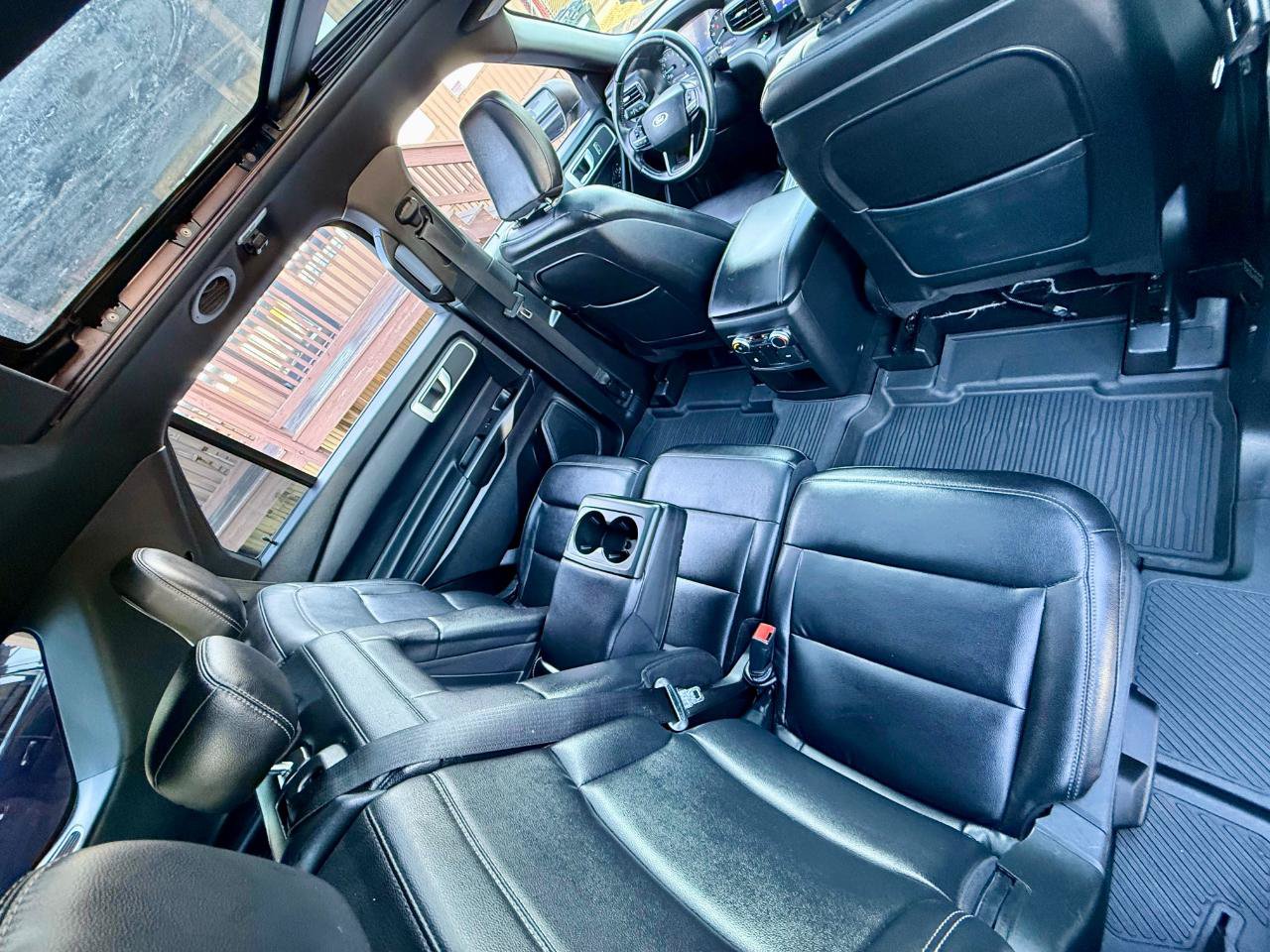 Used 2020 Ford Explorer XLT w/ Equipment Group 202A AWD/4WD image 36