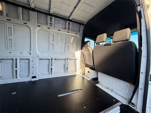 Used 2020 Mercedes-Benz Sprinter 2500 image 34