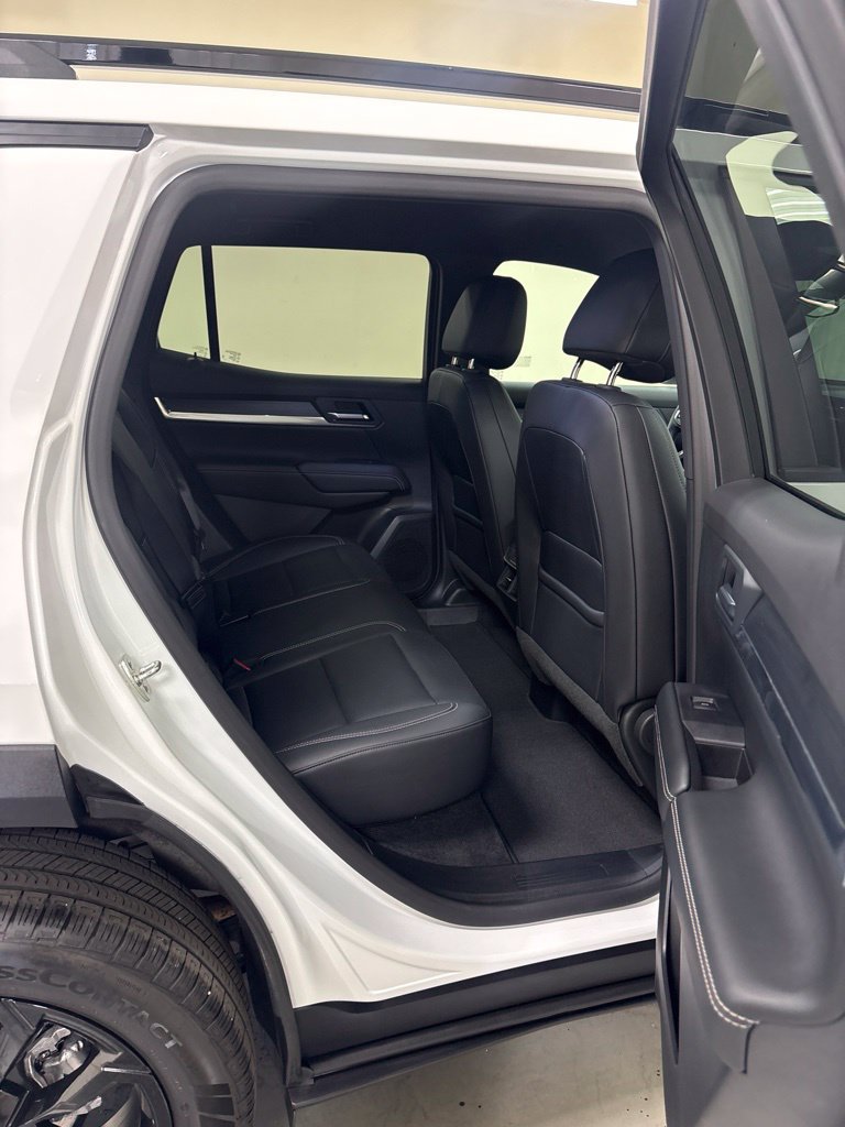 Used 2026 GMC Terrain Elevation w/ Elevation Premium Package FWD image 27
