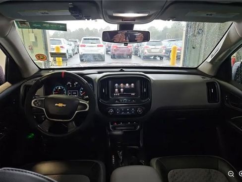 Used 2021 Chevrolet Colorado W/T w/ Custom Special Edition image 4