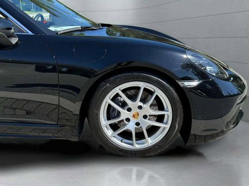 Used 2024 Porsche 718 Cayman w/ Sport Chrono Package image 6