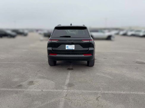 New 2026 Jeep Grand Cherokee Altitude image 10