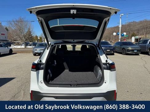 Used 2025 Volkswagen Tiguan SE AWD/4WD image 21