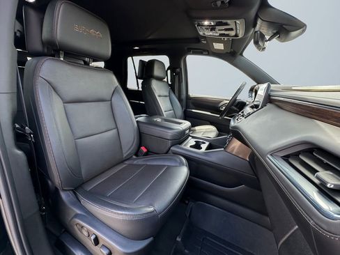Used 2023 Chevrolet Tahoe High Country AWD/4WD image 15