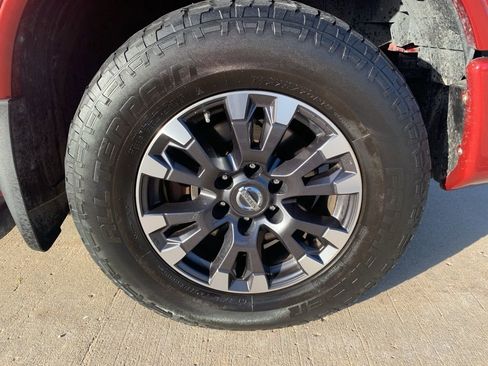 Used 2018 Nissan Titan PRO-4X image 27