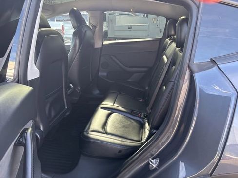 Used 2021 Tesla Model Y Long Range image 22