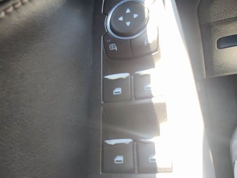 Used 2022 Ford Explorer XLT w/ Equipment Group 202A image 37