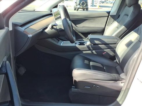 Used 2022 Tesla Model Y Long Range AWD/4WD image 17