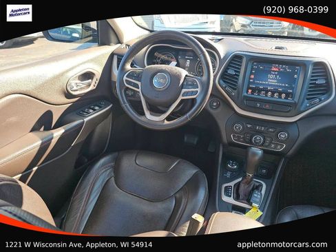 Used 2017 Jeep Cherokee Trailhawk image 20