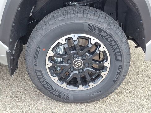 New 2026 Toyota Tundra SR5 image 8