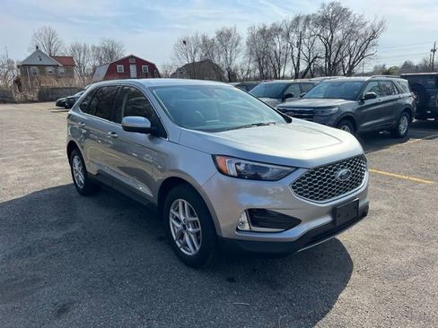 Used 2023 Ford Edge SEL w/ Convenience Package image 9