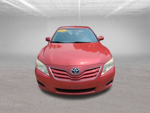 Used 2011 Toyota Camry LE FWD image 12