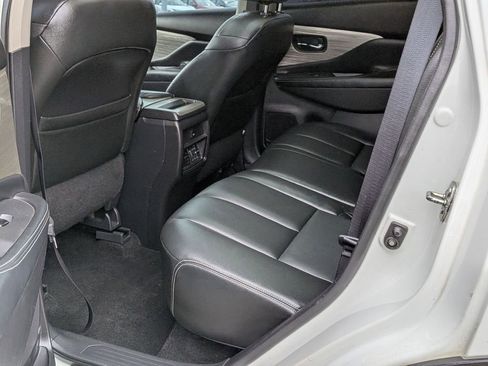 Used 2017 Nissan Murano SV w/ Premium Plus Package image 18