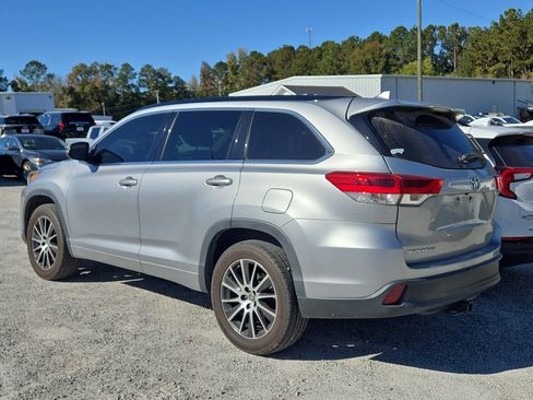 Used 2018 Toyota Highlander SE image 5