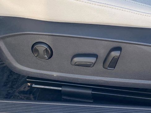 Used 2024 Volkswagen Jetta SE image 14