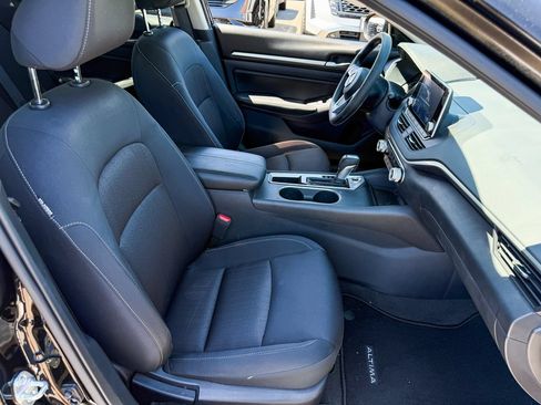 Certified 2022 Nissan Altima 2.5 SV FWD image 11