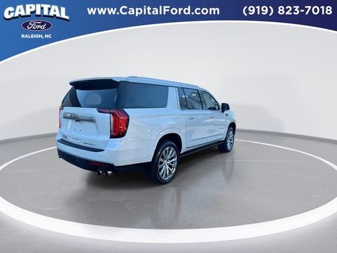 Used 2021 GMC Yukon XL Denali w/ Denali Premium Package image 8