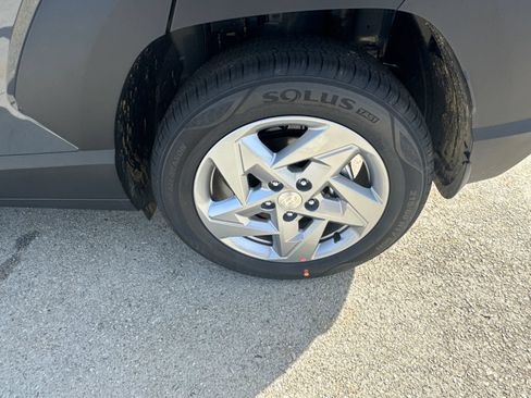 Used 2026 Hyundai Kona SE FWD image 19