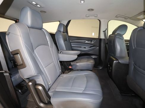 Used 2019 Buick Enclave Essence FWD image 16