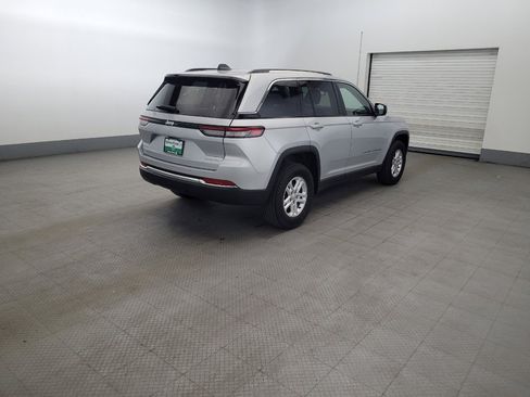 Used 2023 Jeep Grand Cherokee Laredo w/ Luxury Tech Group I AWD/4WD image 9
