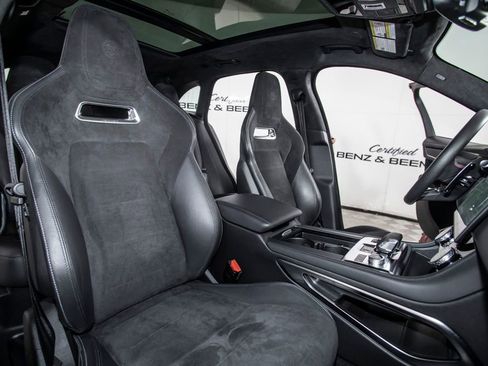 Used 2021 Jaguar F-PACE SVR image 21