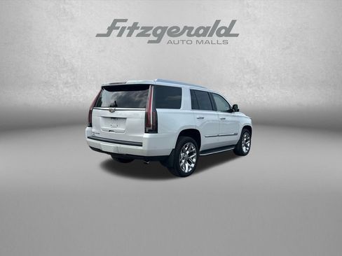 Used 2017 Cadillac Escalade Luxury AWD/4WD image 8