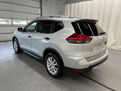 Used 2017 Nissan Rogue SV AWD/4WD image 6
