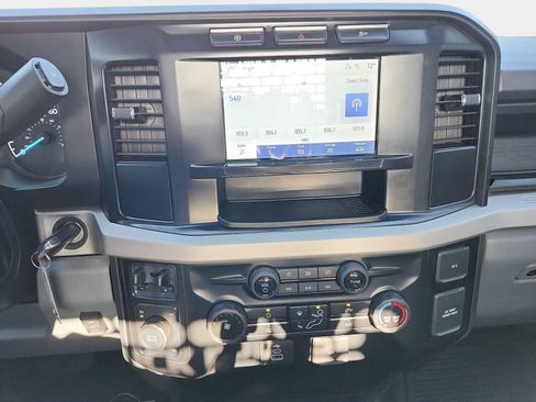 Used 2023 Ford F550 4x4 Regular Cab Super Duty image 12