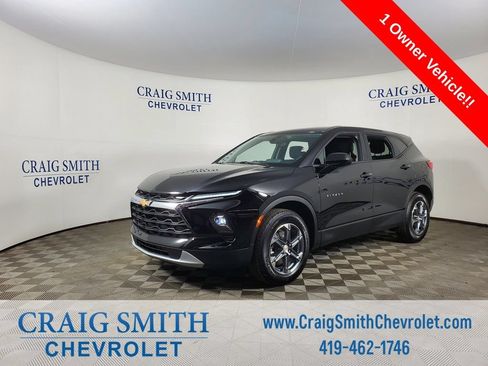 Used 2025 Chevrolet Blazer LT FWD image 1