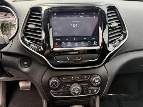 Used 2020 Jeep Cherokee Limited AWD/4WD image 13