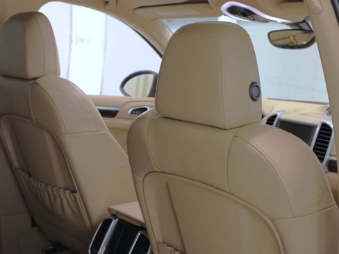 Used 2012 Porsche Cayenne image 44