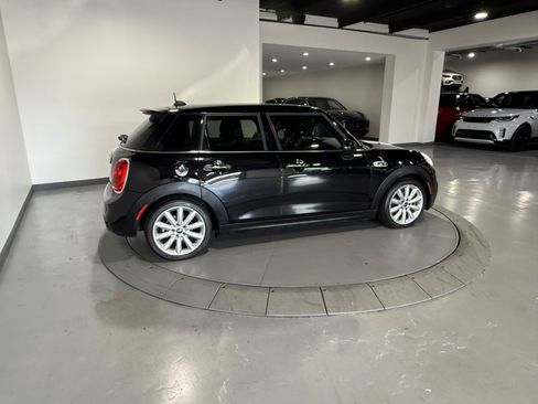 Used 2018 MINI Cooper S FWD image 9