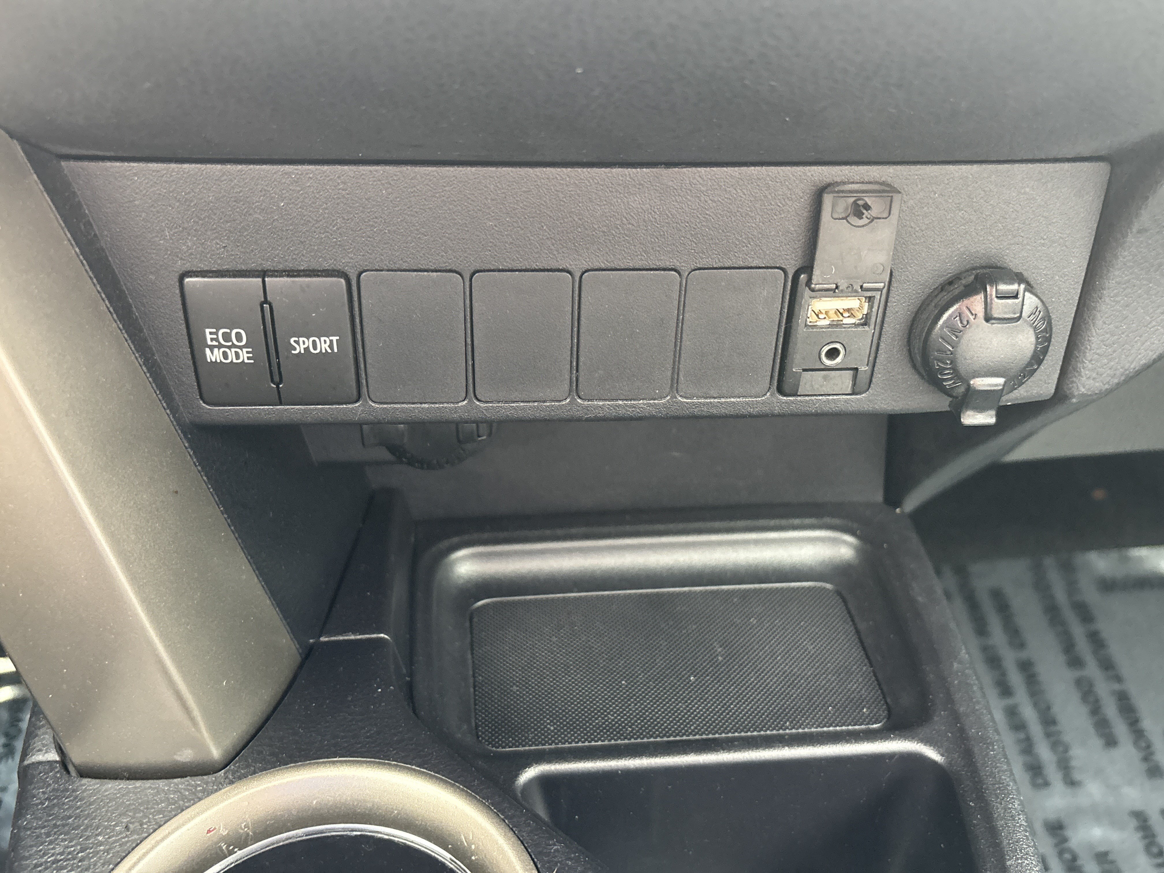 Used 2015 Toyota RAV4 XLE FWD image 16