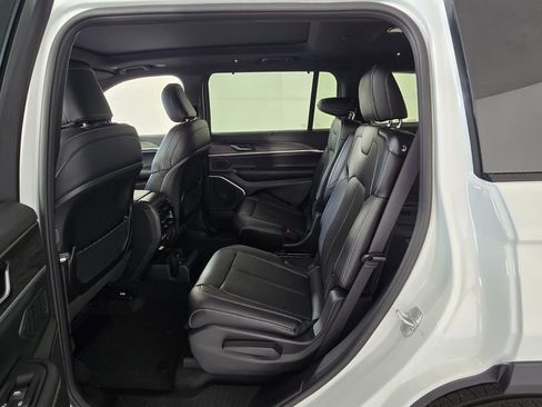 New 2025 Jeep Grand Cherokee L Limited w/ Luxury Tech Group II image 9