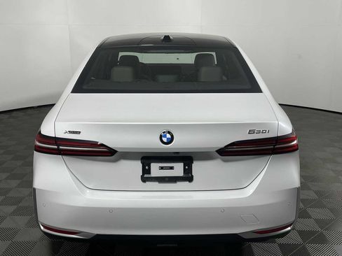 New 2026 BMW 530i xDrive w/ Premium Package image 2