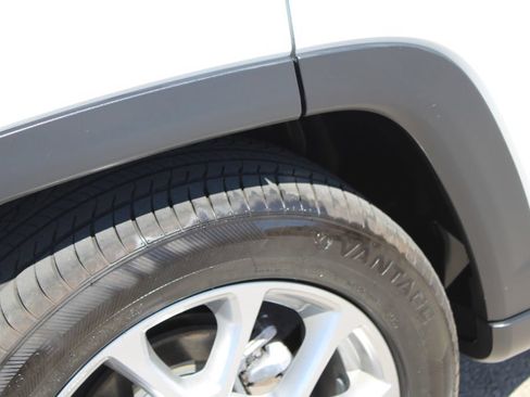 Used 2025 Jeep Compass Limited AWD/4WD image 54