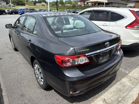 Used 2013 Toyota Corolla LE image 8
