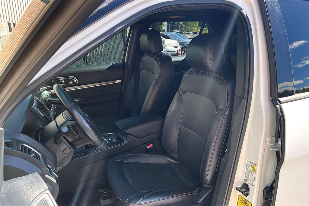 Used 2016 Ford Explorer Sport w/ Equipment Group 401A AWD/4WD image 9
