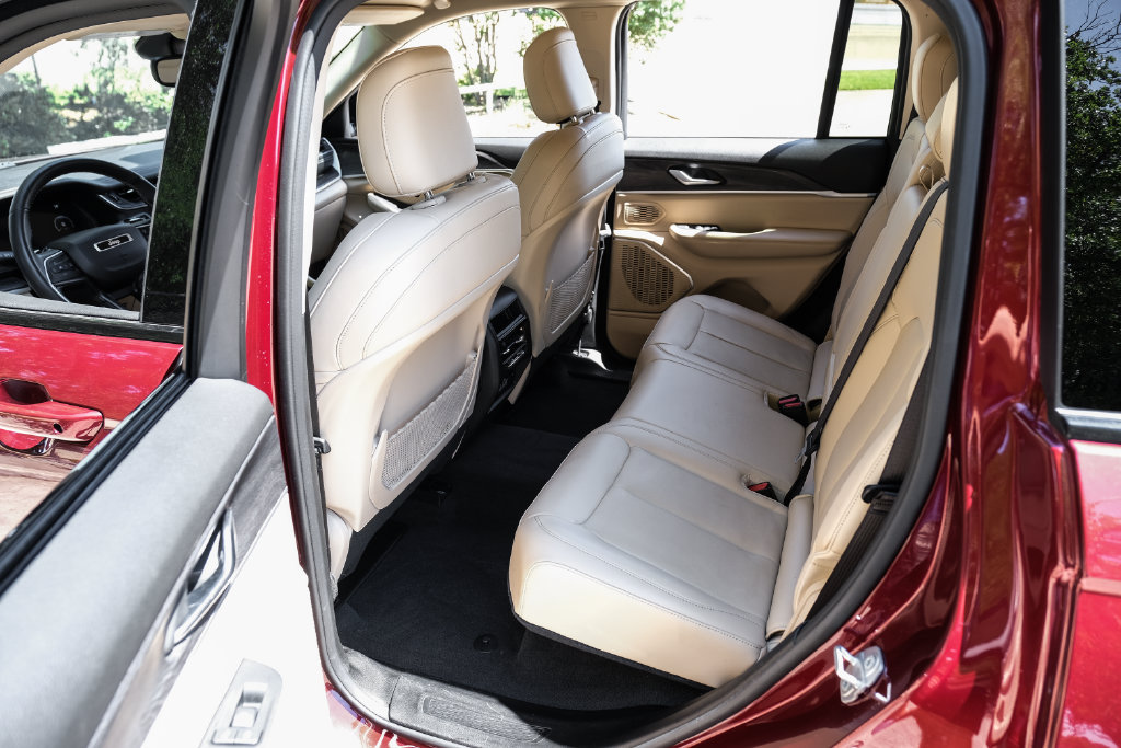 Used 2022 Jeep Grand Cherokee Limited RWD image 49