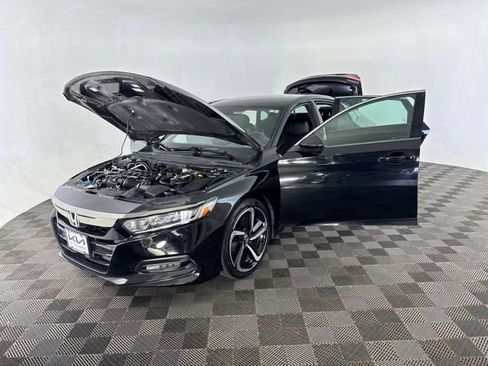 Used 2019 Honda Accord Sport image 12