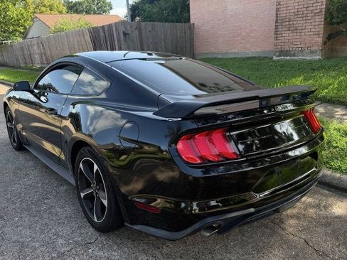 Used 2020 Ford Mustang Coupe RWD image 5