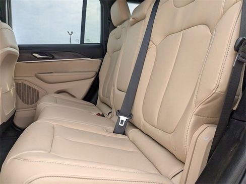 New 2025 Jeep Grand Cherokee Limited image 30