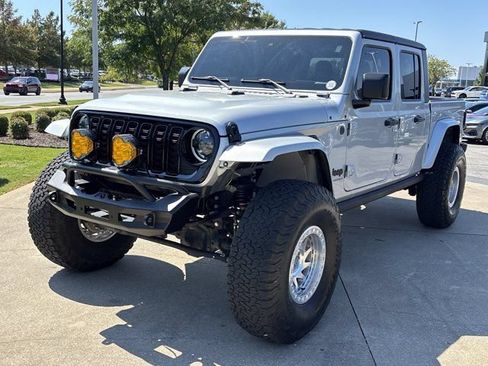Used 2024 Jeep Gladiator Sport AWD/4WD image 10