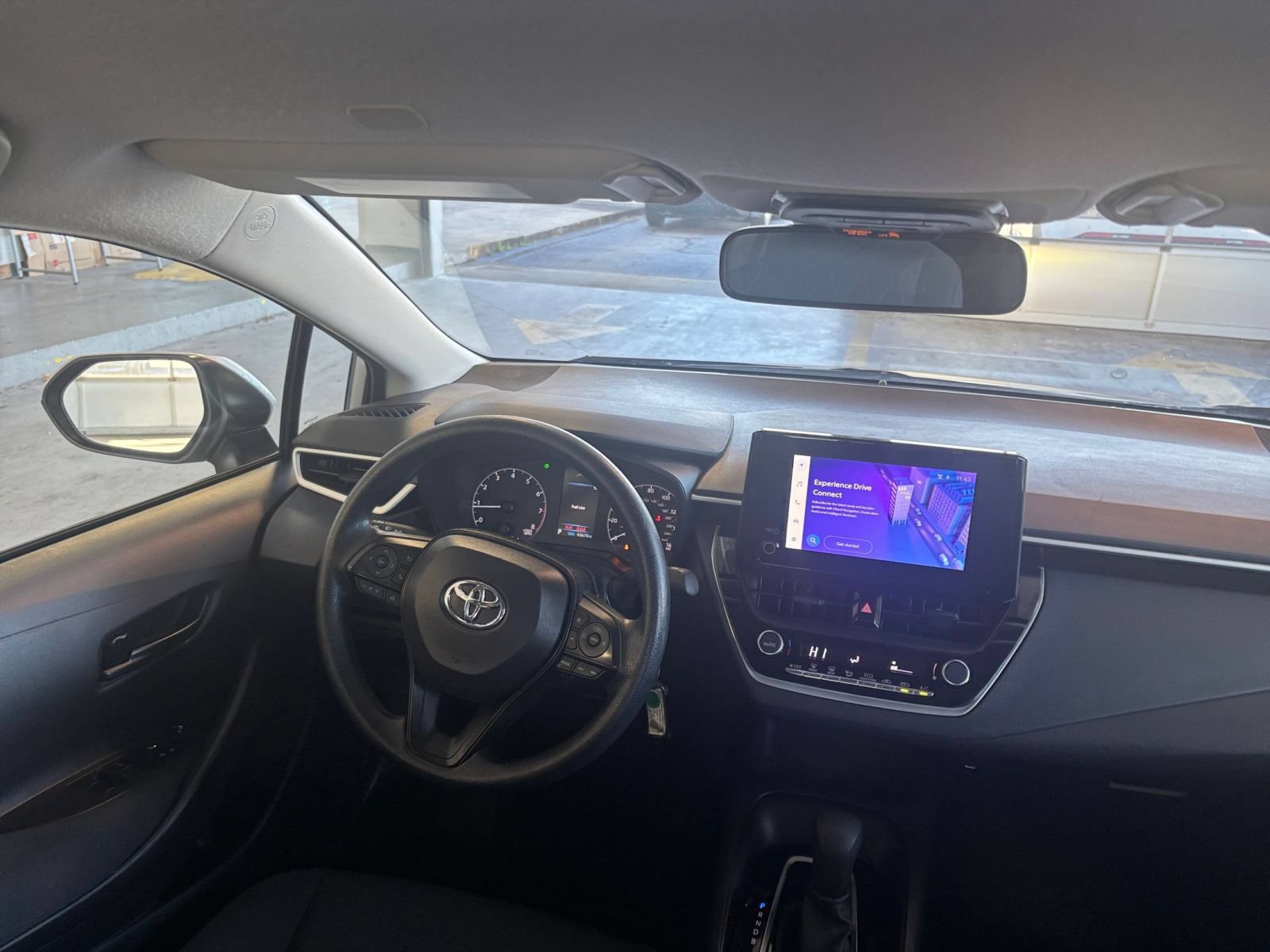 Used 2025 Toyota Corolla LE FWD image 32