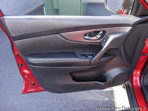 Used 2016 Nissan Rogue S w/ Appearance Package FWD image 17