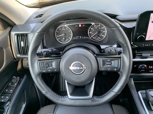 Used 2025 Nissan Pathfinder SL w/ Cargo Package FWD image 12