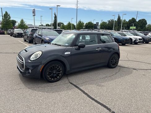 Used 2018 MINI Cooper S FWD image 1