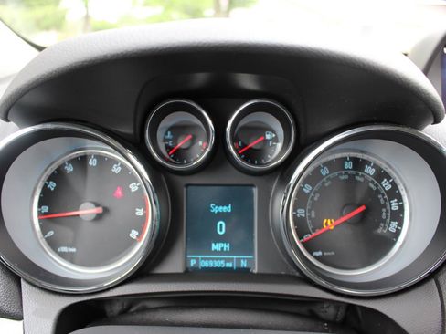 Used 2016 Buick Encore Convenience FWD image 21