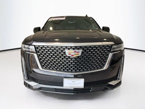 Used 2023 Cadillac Escalade Premium Luxury AWD/4WD image 2
