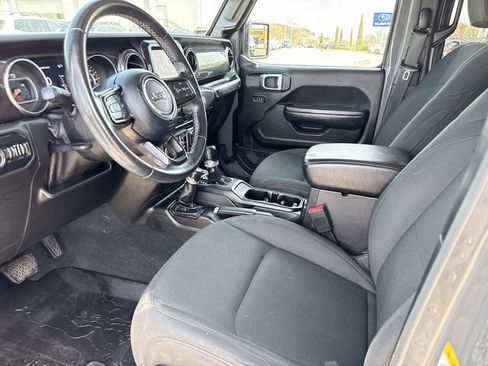 Used 2019 Jeep Wrangler Unlimited Sport image 12
